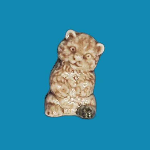Wade Whimsies Brown Bear Miniature Red Rose Tea Figurine Vintage Gift Tr… - Picture 1 of 6